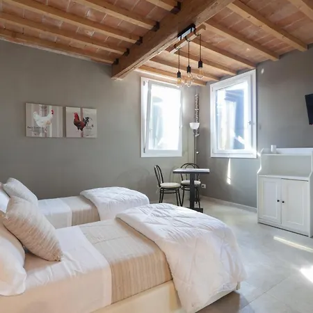 Bed & Breakfast La Casa Di Valeria - 4*