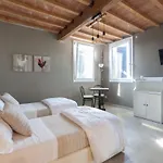 Bed & Breakfast La Casa Di Valeria - 4*