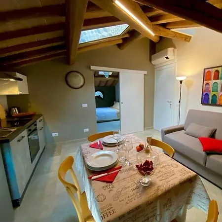 La Casa Di Valeria - Couette-café Modène