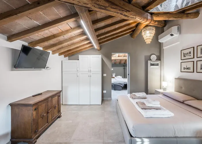 La Casa Di Valeria - Couette-café Modène